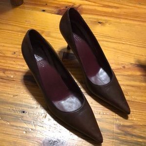 Gucci size 8  Brown Burgundy leather 3 inch  heel